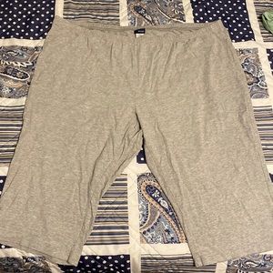 Basic edition capris size 3X